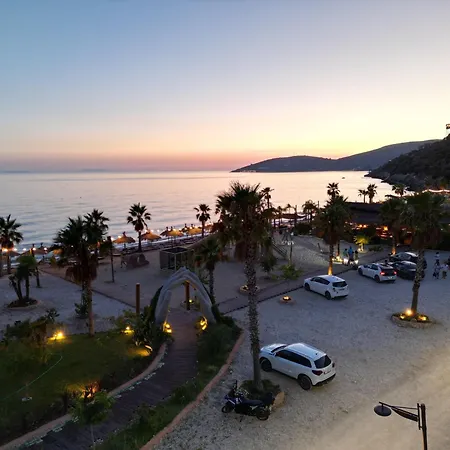 Glamping By Carpe Diem & Kapselhotell *