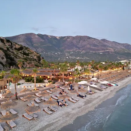 Glamping By Carpe Diem & Kapselhotell